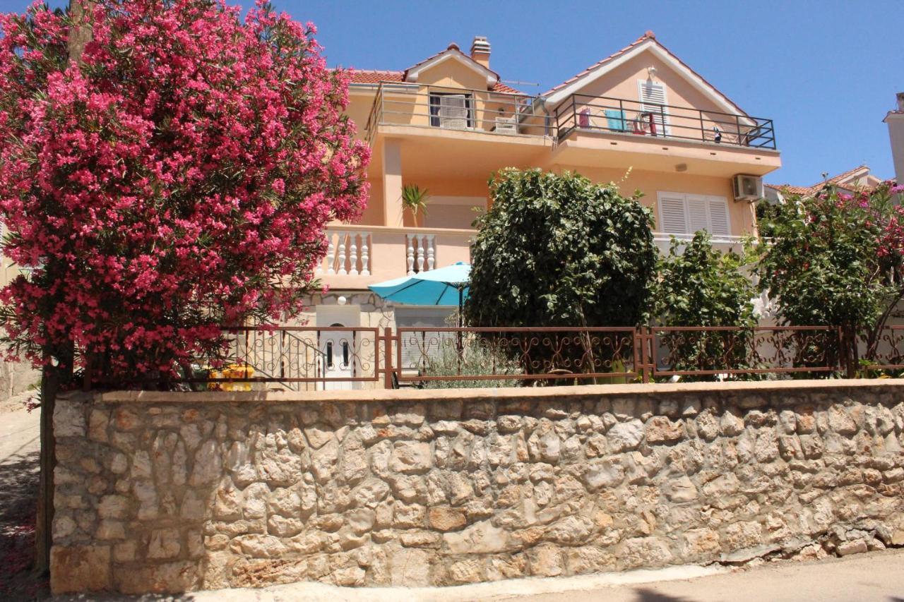 Apartman Tisno Buitenkant foto