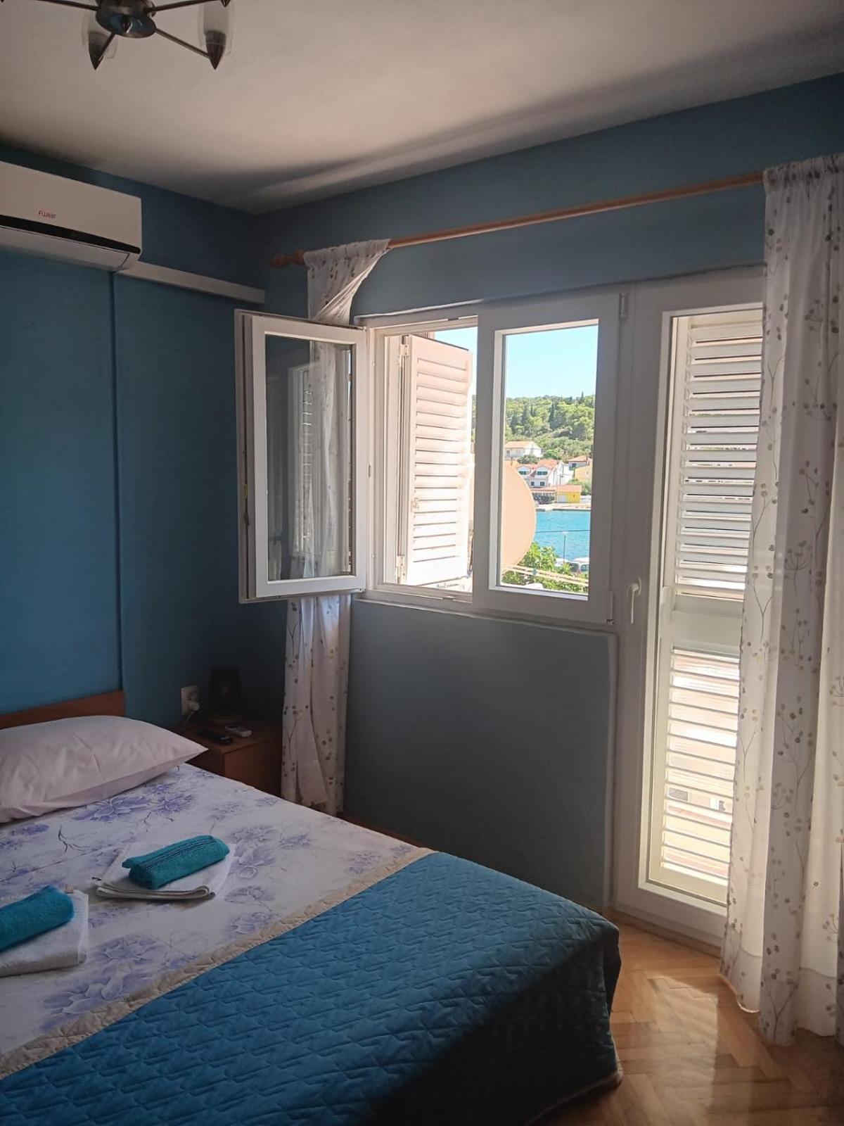 Apartman Tisno Buitenkant foto