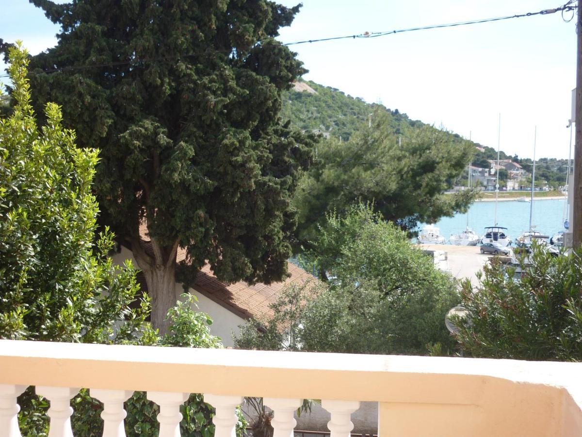Apartman Tisno Buitenkant foto